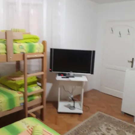 Corner 021 Hostel *