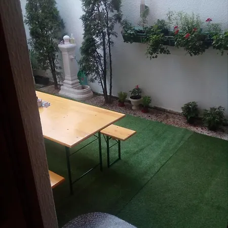Corner 021 *