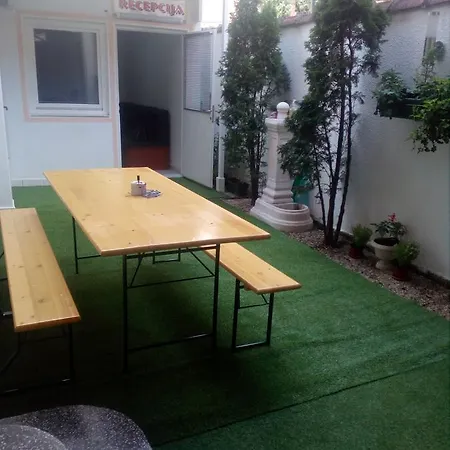 Hostel Corner 021 *