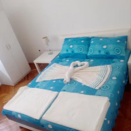Hostel Corner 021 *