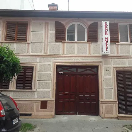 Corner 021 Hostel *