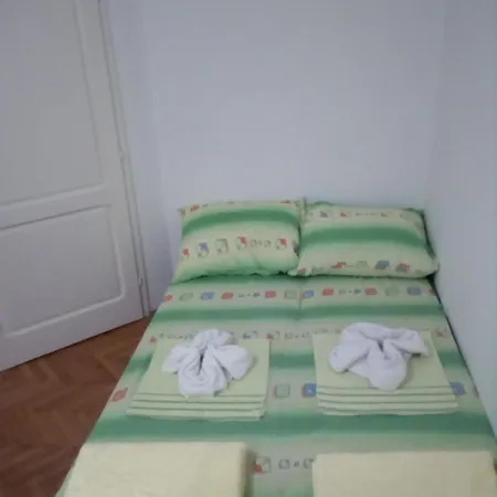 Corner 021 *
